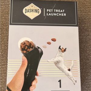 Pet treat launcher